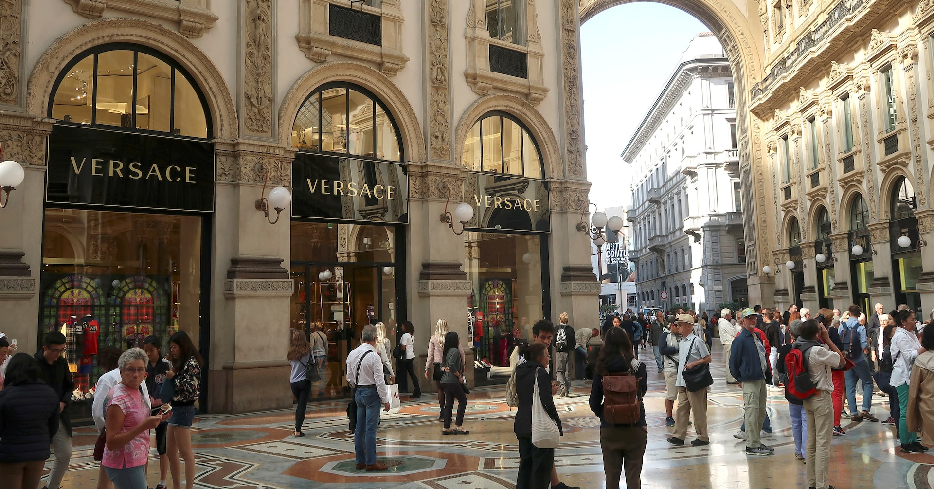 Italy retail sales rise 1.2% m/m in September
