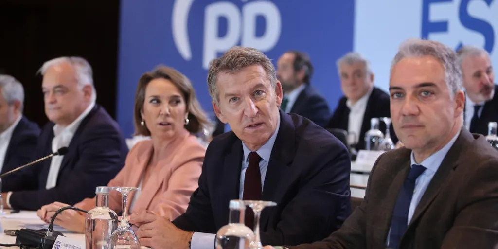 Feijóo exige saber por adelantado los cambios del gobierno de Mazón