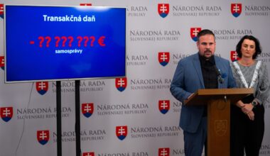 Vypočítali sme, akú veľkú sekeru zatne Ficova vláda samosprávam