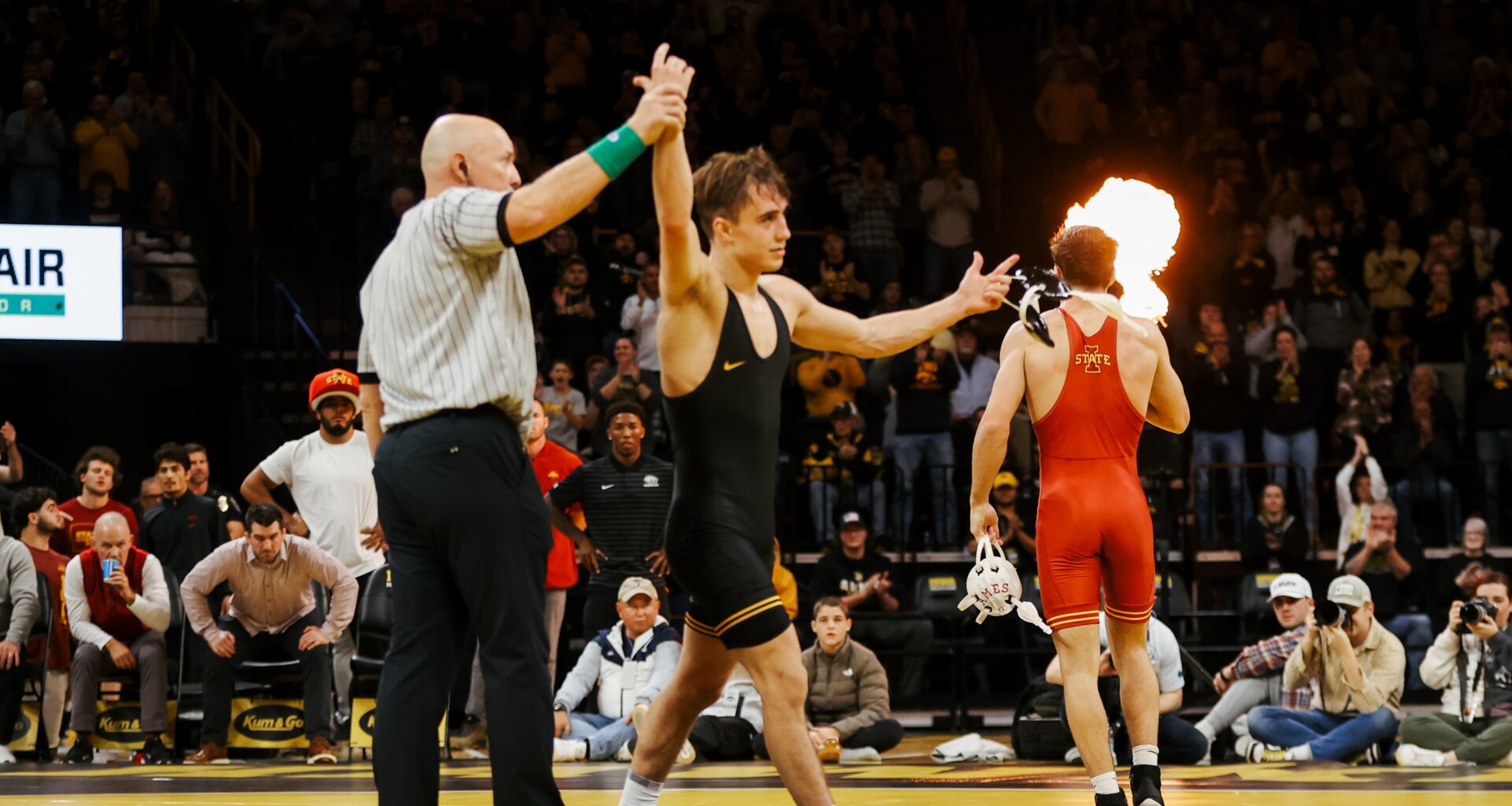No. 2 Iowa beats No. 12 Iowa State 21-15 in 2024 Cy-Hawk dual