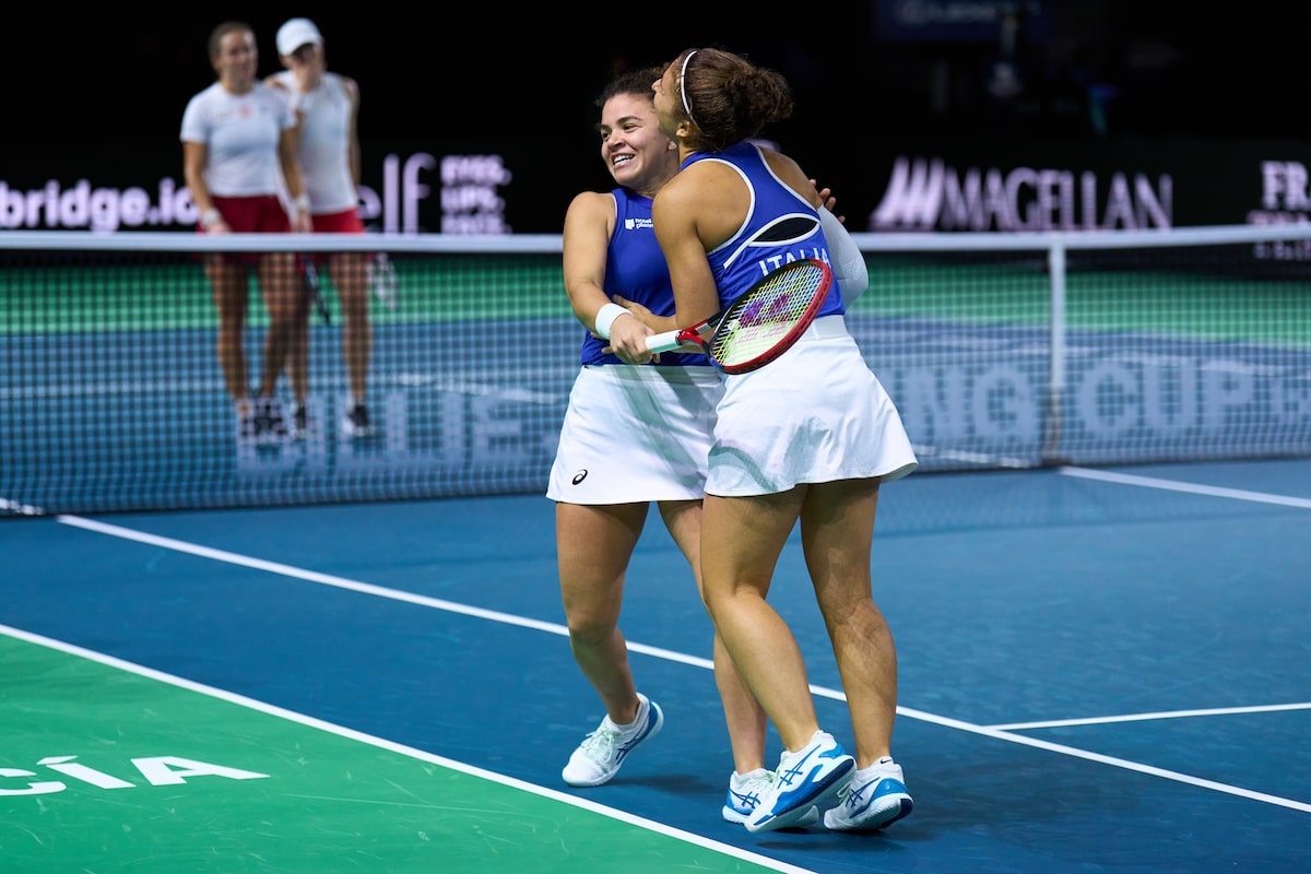 Italy digs deep to beat Swiatek’s Poland 2-1 and reach BJK Cup final
