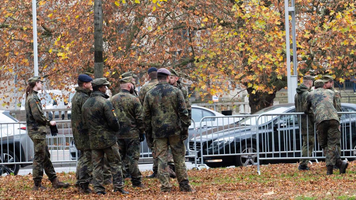 „Operationsplan Deutschland“: Generator, Windrad, Notfallplan – Bundeswehr schult Unternehmen für den Kriegsfall