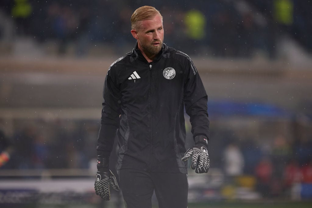 Kasper Schmeichel of Celtic warms up prior to the UEFA Champions League 2024/25 League Phase MD3 match between Atalanta BC and Celtic FC at Stadio ...