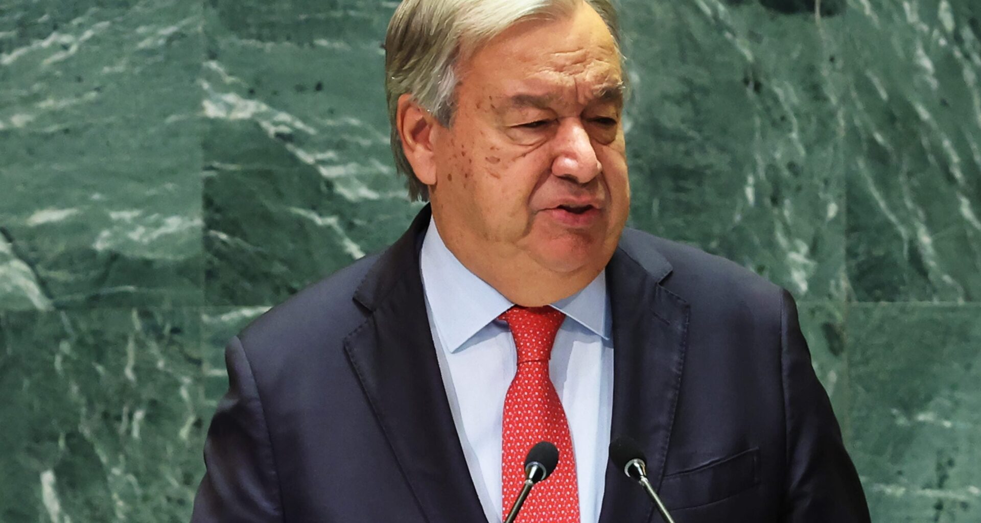 Strengthening fossil fuel commitments "absurd" says UN secretary-general
