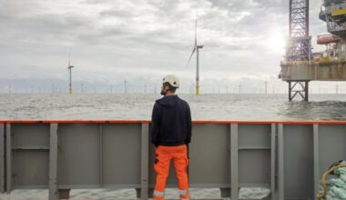 Great Britain approves five undersea energy links, two being its first offshore hybrid assets