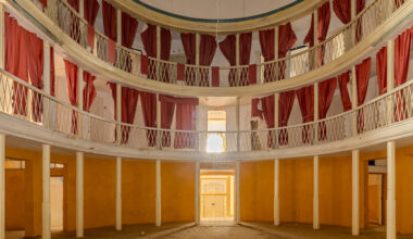 A heritage-listed theatre seeks a second life in Portugal