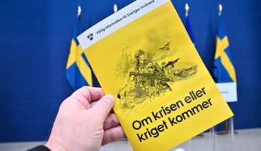 Sweden, Finland urge residents to be ready for war