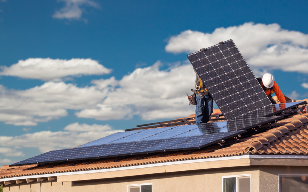 60 mil famílias ainda esperam reembolso pela compra de janelas e painéis solares