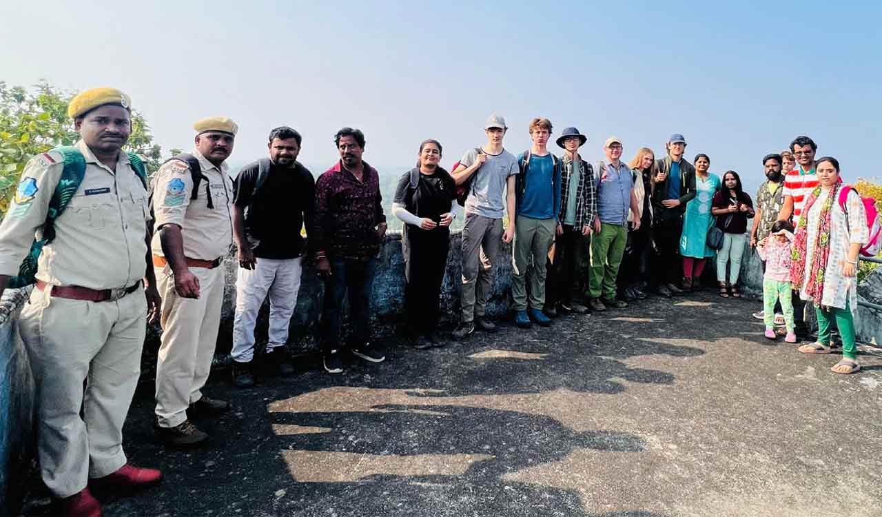 Researchers from Slovakia tour Kawal Tiger Reserve