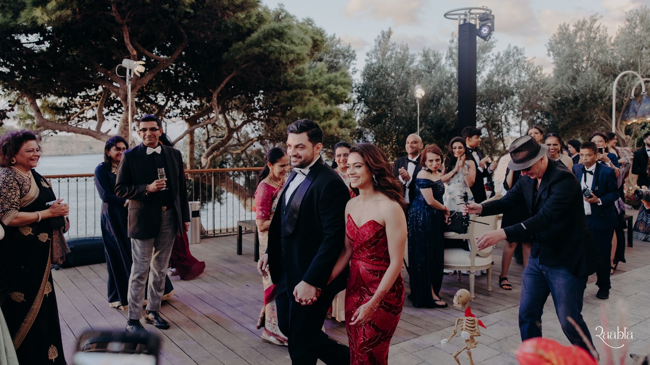 This UK couple closed their Malta wedding with a Phantom of the Opera showstopper