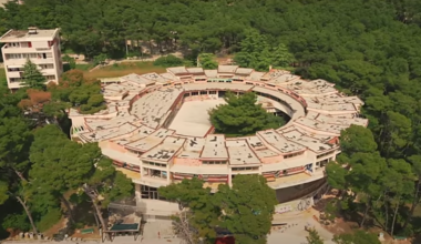 makarska flying saucer