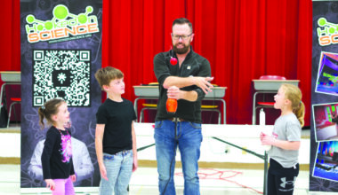 Guest shows UL Elementary students that Santa uses science | News, Sports, Jobs