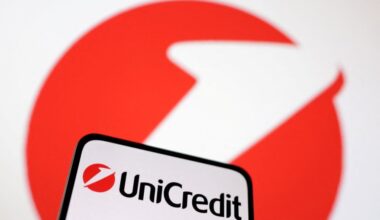 UniCredit says to merge Romanian unit with Alpha Bank Romania