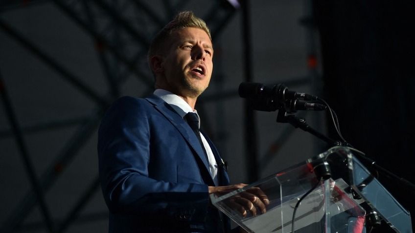 Magyar Péter, a Tisza Párt elnöke pártja 2024. október 23-i nagygyűlésén