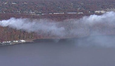 Palisades brush fires in New Jersey send smoke across Hudson River into NYC