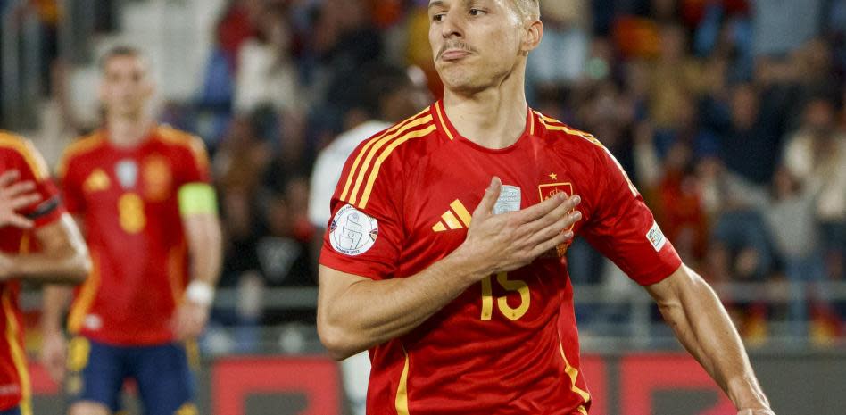 Spain star takes shot at England manager Thomas Tuchel after winning goal