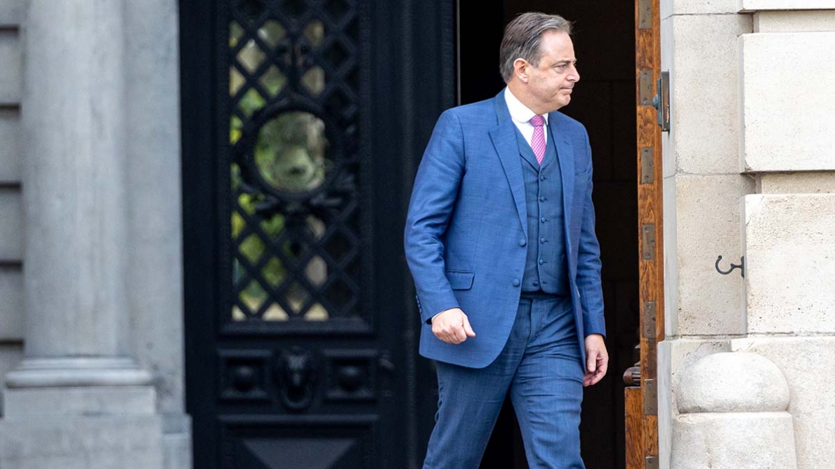 Démission de Bart De Wever: une personnalité étrangère à la politique pourrait-il être désigné pour former le gouvernement?