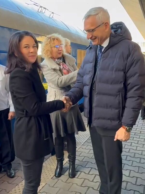 Vor dem dritten Kriegswinter setzt die deutsche Außenministerin bei ihrem achten Ukraine-Besuch sei