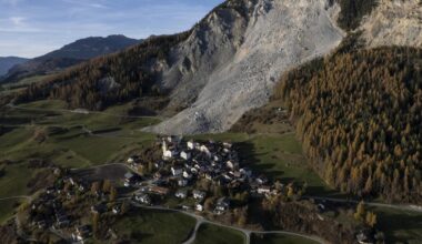 Evakuierung droht: Schweizer Bergdorf von Schuttmassen bedroht
