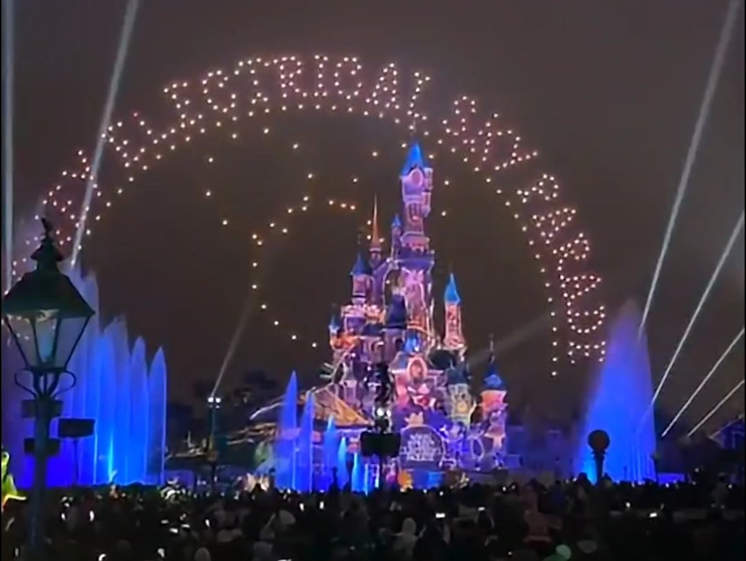 La Disney Electrical Sky Parade a eu droit à quelques changements mineurs