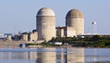 Vistra’s Comanche Peak Nuclear Power Plant is a two-unit, 2,400-MW nuclear facility with pressurized water reactors (PWRs) located near Glen Rose in Somervell County, Texas. Built by Luminant with reactors supplied by Westinghouse and operational since 1990, Vistra received Nuclear Regulatory Commission (NRC) approval in July 2024 to extend the plant’s operation through 2053, adding 20 years beyond its original licenses.