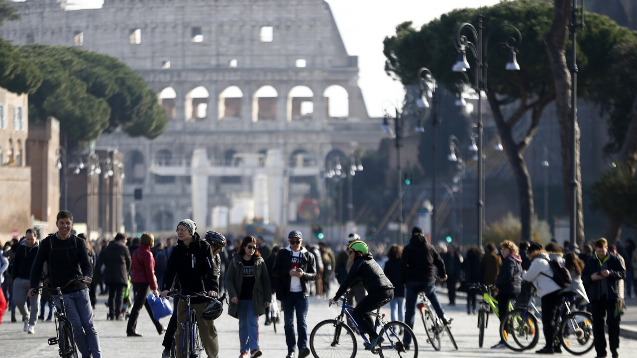 domenica 1 dicembre 2024 niente auto nella fascia verde. Orari, informazioni e dettagli