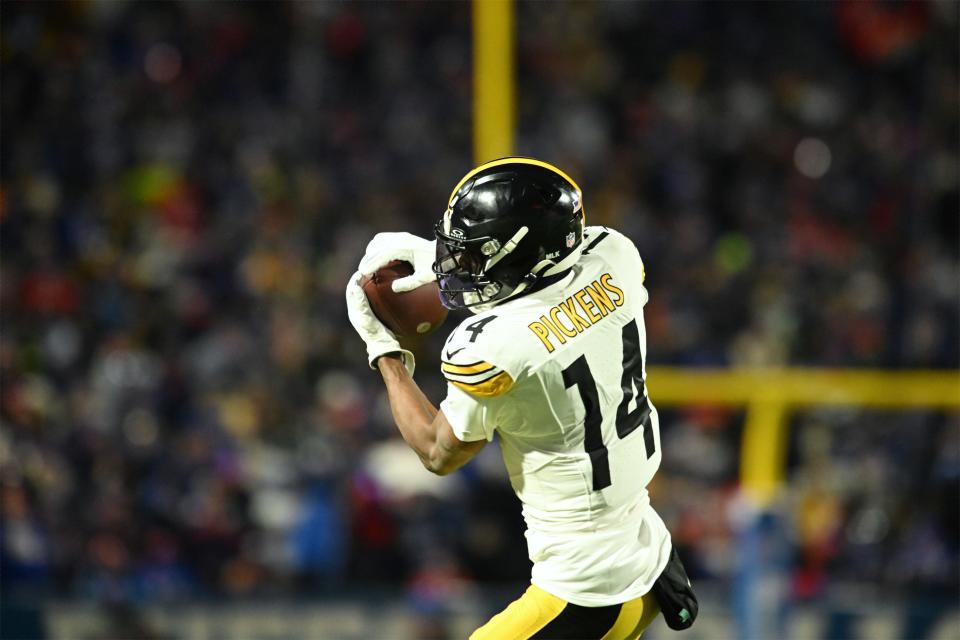 Pittsburgh Steelers wide receiver George Pickens (14) makes a catch in the first half against the Buffalo Bills in a 2024 AFC wild card game at Highmark Stadium. Mandatory Credit: Mark Konezny-USA TODAY Sports