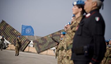 Otto razzi colpiscono la base italiana Unifil, nessun ferito