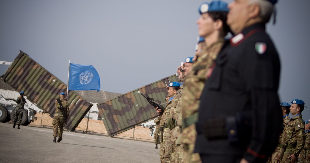 Otto razzi colpiscono la base italiana Unifil, nessun ferito