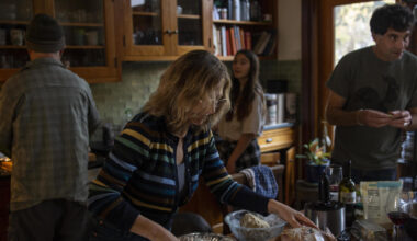 Most say they'll try to avoid political talk at post-election Thanksgiving — CBS News poll