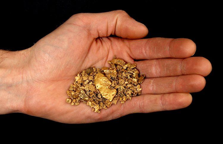Gold pushes higher despite Middle East ceasefire, buoyant US Dollar