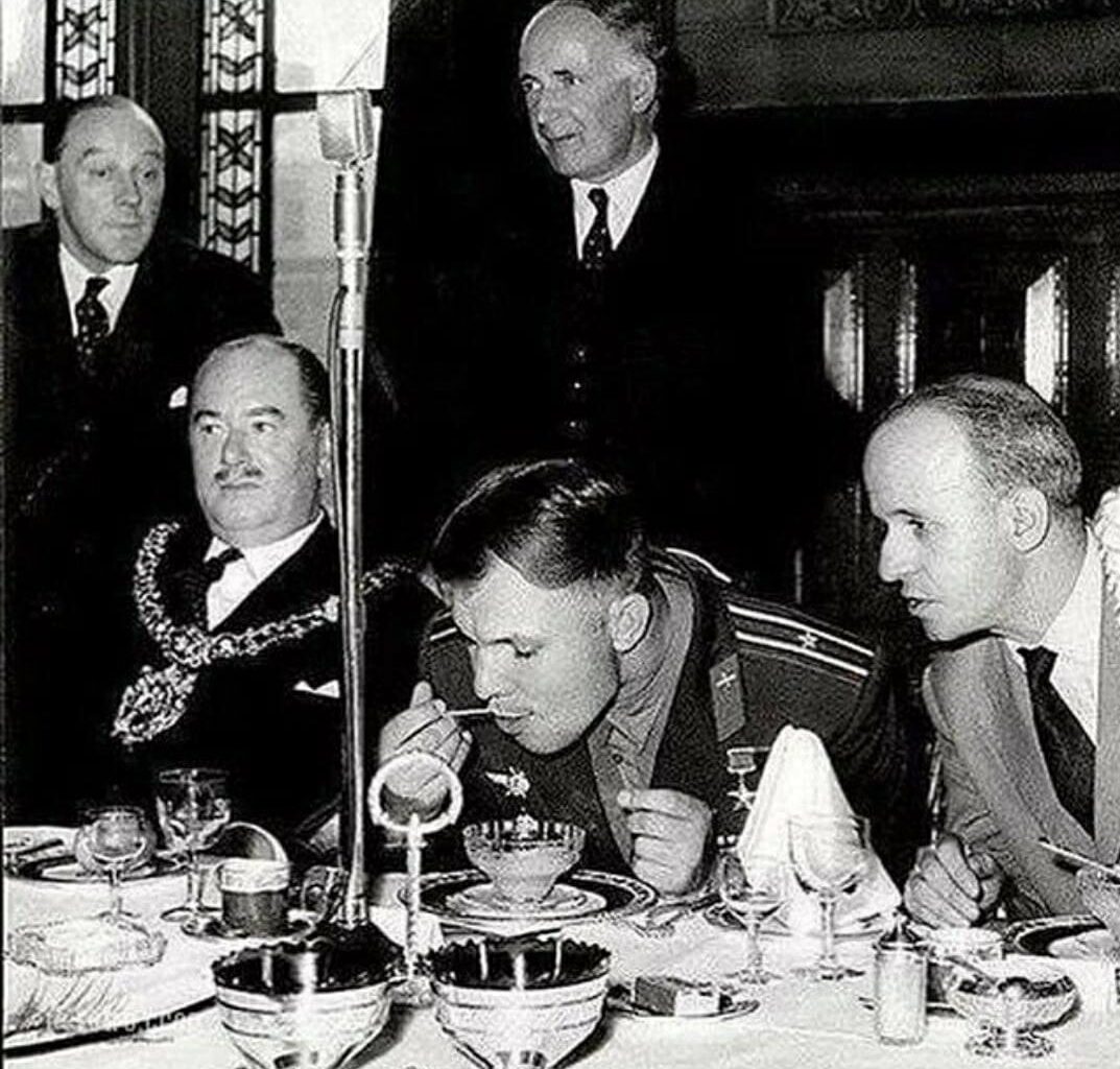 Yuri Gagarin was served tea w/ lemon at a reception with QEII. After drinking tea, he took out a lemon and ate it. People were surprised. But the Queen calmly took out a lemon and ate it too.