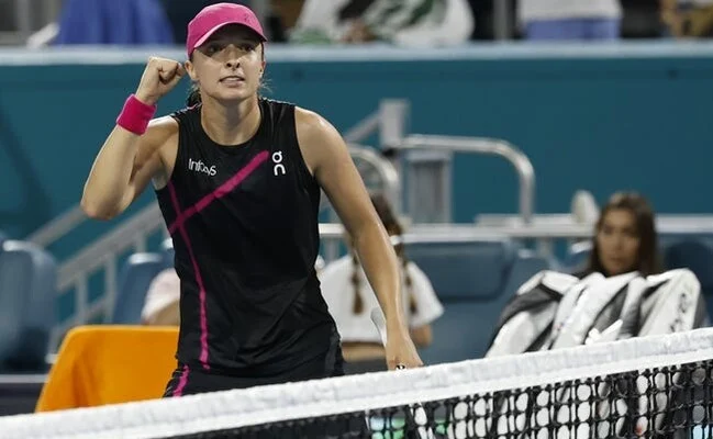 Poland vs Czechia Prediction Billie Jean King Cup Finals Tennis Picks 11/16/24