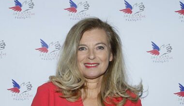 Valérie Trierweiler raconte dans Les Grosses Têtes ses retrouvailles fortuites avec son ex-compagnon, François Hollande