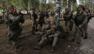 Lithuanians with dual Russian or Belarusian citizenship may be banned from military service