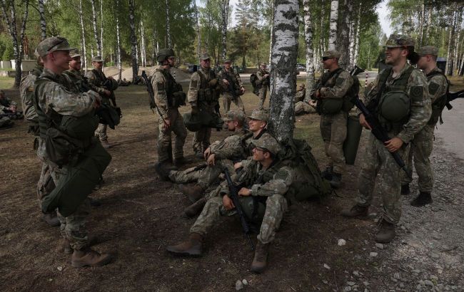 Lithuanians with dual Russian or Belarusian citizenship may be banned from military service