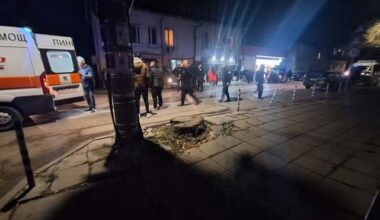 Petel.bg - новини - Жестока катастрофа на ул. "Мара Бунева" в София: Жена излетя от колата и лежи на шосето