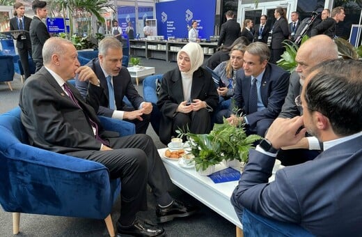 H Milliyet επιτίθεται σε Σαμαρά-Καραμανλή και λέει ότι δεν θέλουν ειρήνη όσοι βλέπουν το Αιγαίο ως ελληνική θάλασσα