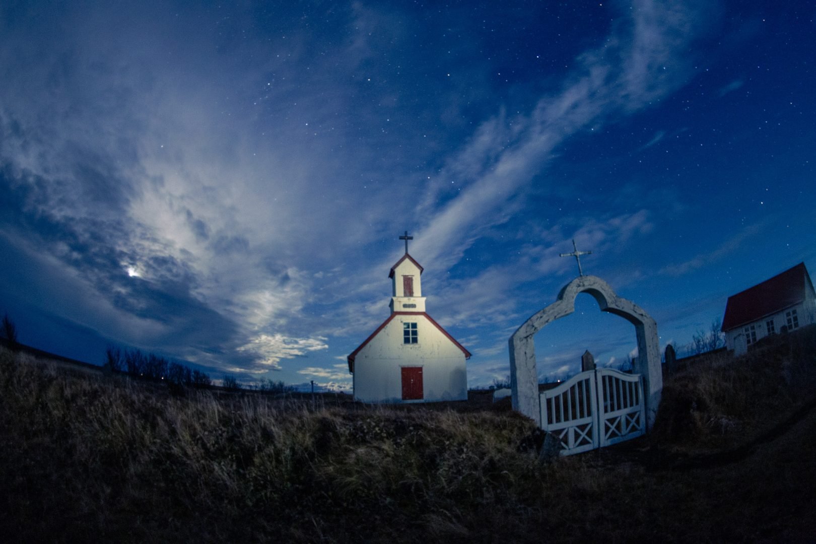 I dropped my camera into the ocean in Iceland. Let me share my lessons