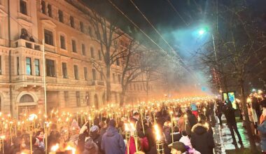 Rīgā svinīgi aizvadīts tradicionālais lāpu gājiens / Raksts