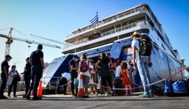 Greece’s Piraeus Named Top Passenger Shipping Port in 2024
