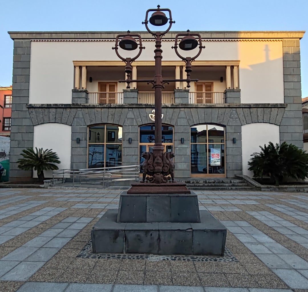 La Laguna, Spain. Street lamp . Post office in rear.