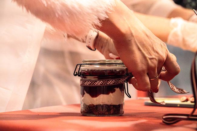 A culinary birthday greeting on Latvia’s National Day. RSU staff and students participate in dessert masterclass