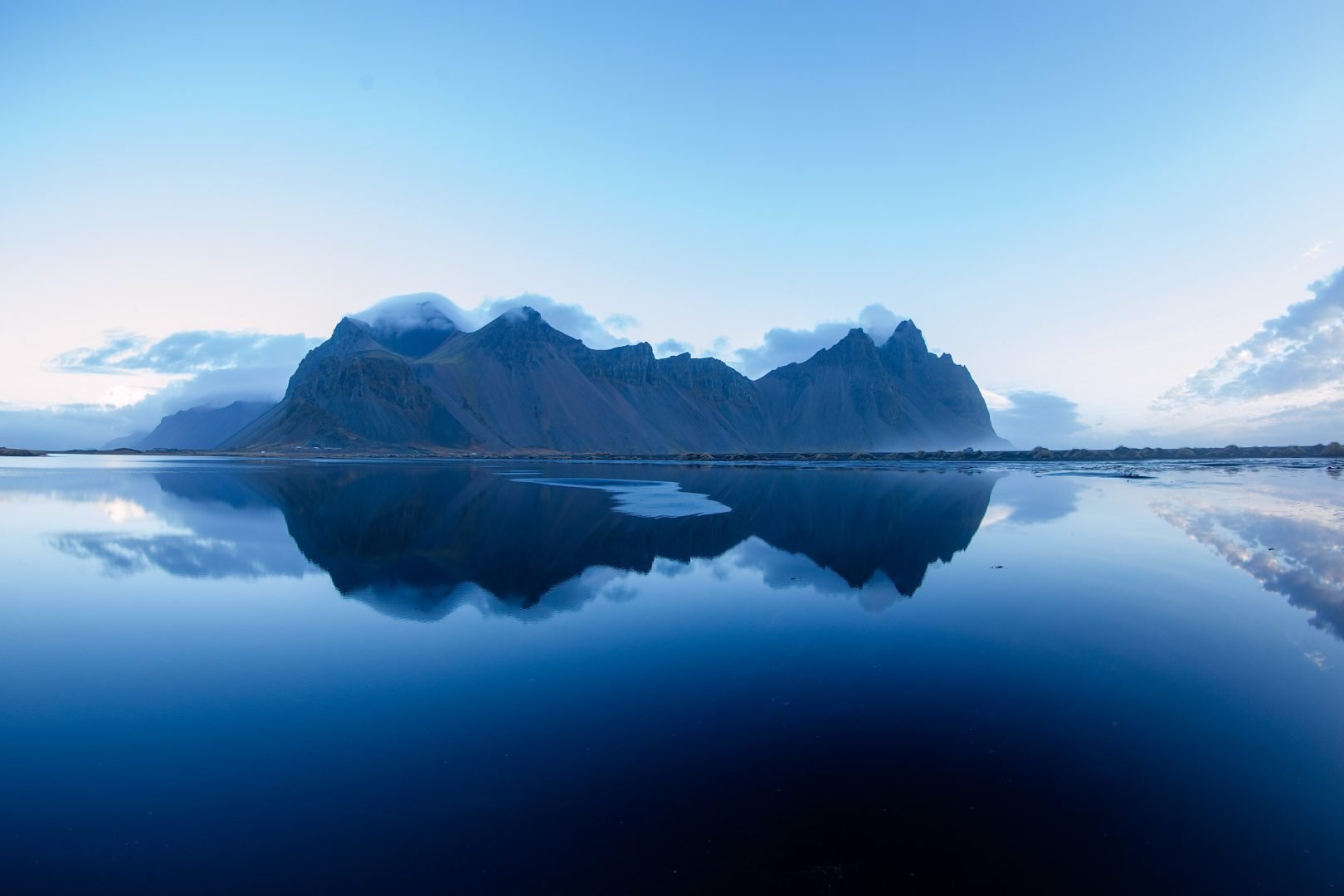 I dropped my camera into the ocean in Iceland. Let me share my lessons 