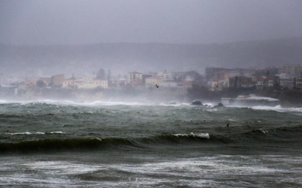 Storm Bora inundates Greece as weather service issues alert for Tinos