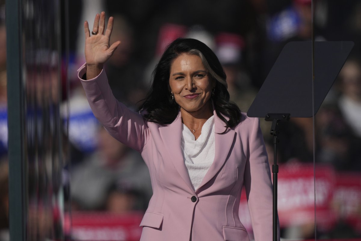 Tulsi Gabbard Speaking At Trump Rally
