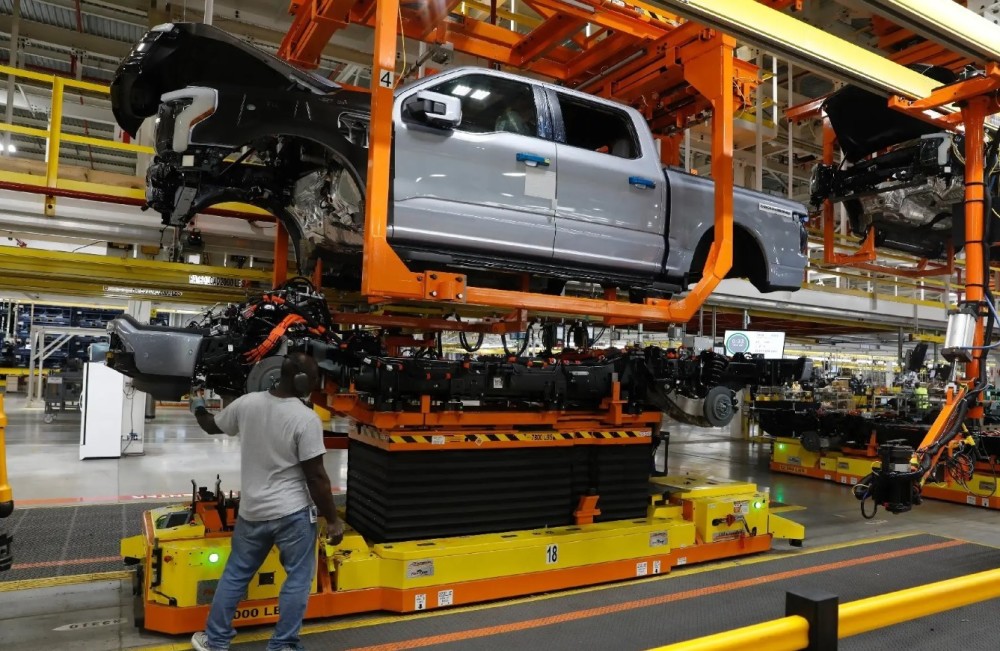Le constructeur américain Ford va supprimer 4 000 postes supplémentaires en Europe