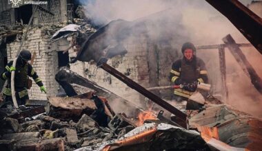 Russia strikes Kyiv with a combined drone and missile attack, the first in months