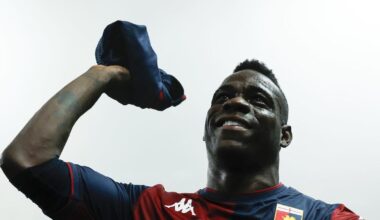 Entré en cours de jeu pour le Genoa, Balotelli retrouve les terrains - rts.ch