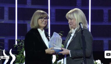 Pirmo reizi pasniedz “Latvijas gada skolotājs” balvu